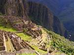 Machu Picchu, templos y casas con vistas al Valle de Urubamba, Perú.