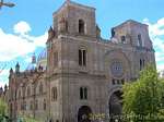 Nueva Catedral de la Inmaculada Concepción o, visto desde el Parque Calderón, Cuenca, Ecuador.