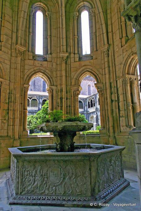 Un lavabo fuente de servir, Claustro del Silencio, Alcobaça - Portugal