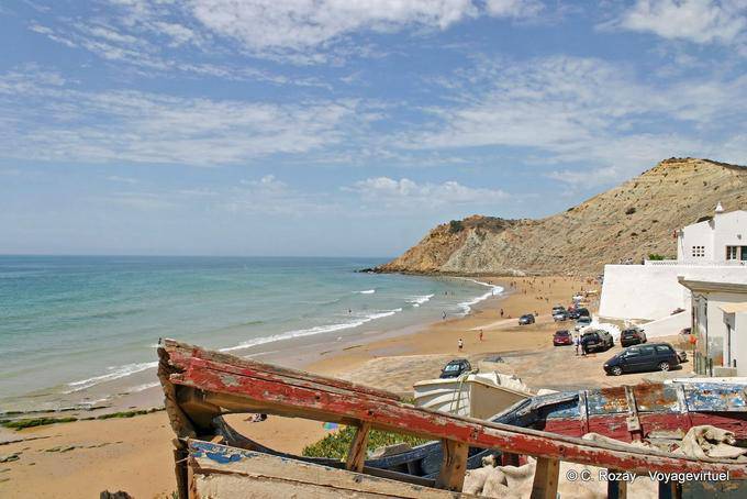 Playa Burgau y barcos viejos, Algarve - Portugal