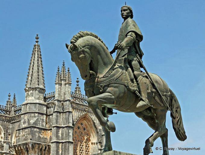Estatua ecuestre de Nuno Alvares Pereira General, Batalha - Portugal