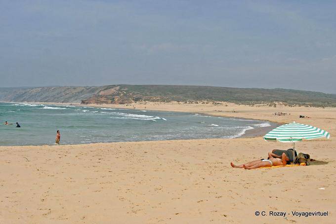 Bajo el paraguas, Praia do Amado, Carrapateira - Portugal