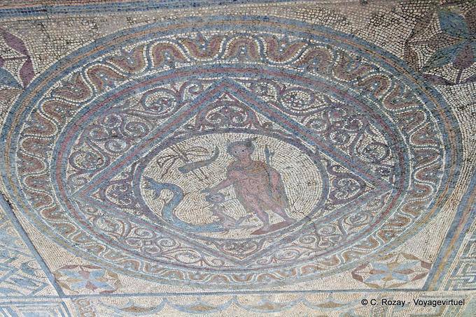 Detalle de un mosaico polícromo Conimbriga - Portugal
