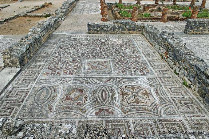 Planta arabescos geométricos de una villa, Conimbriga - Portugal