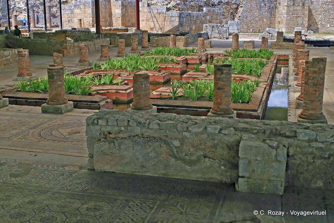 Conimbriga, Peristilo de la casa de fuentes - Portugal