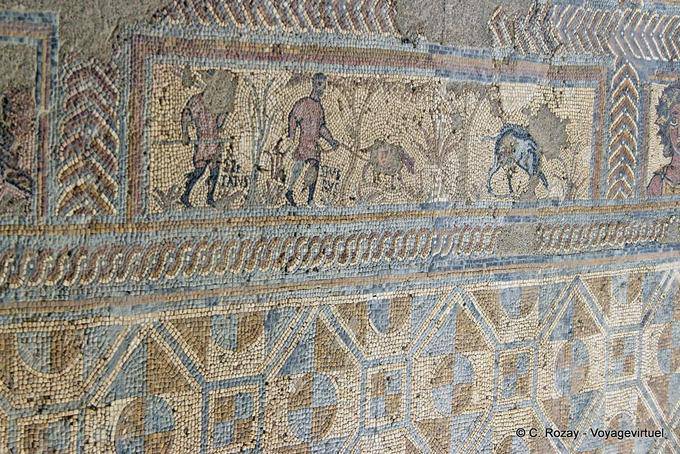 Escena de la caza en el mural de mosaico pie Conimbriga - Portugal