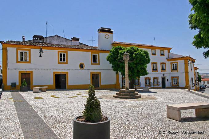 Praça do Município en Crato - Portugal