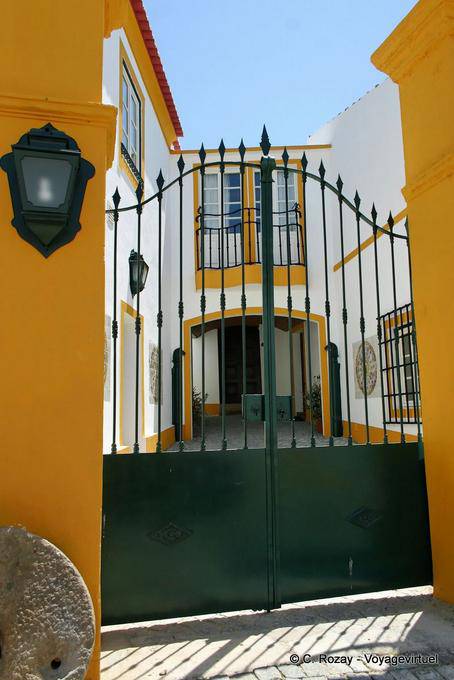 Portal de una casa, Crato - Portugal