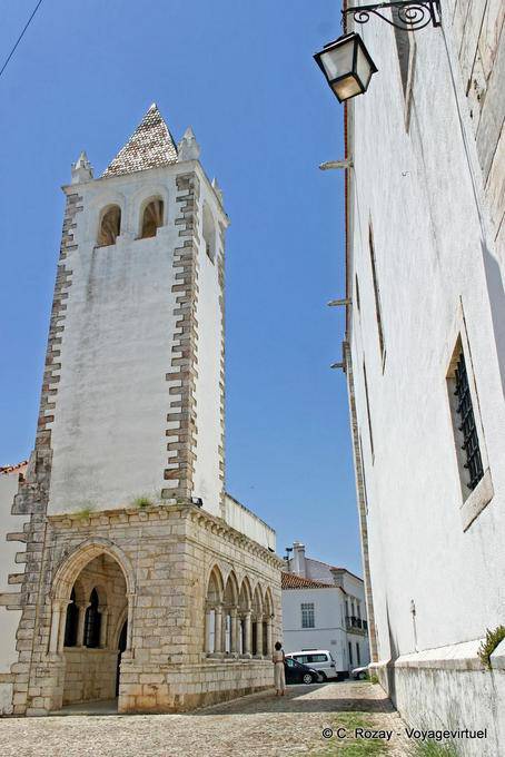 Campanario de la iglesia de Santa Maria, Estremoz - Portugal