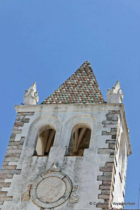 Close-up en el campanario de la Iglesia de Nuestra Señora, Estremoz - Portugal