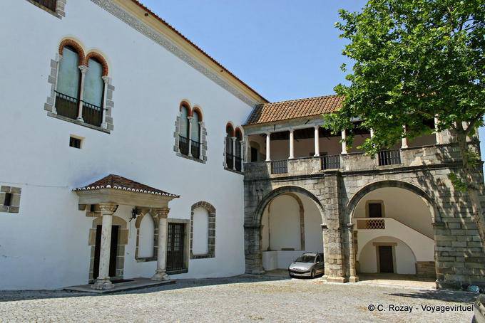 El patio del claustro, Évora - Portugal