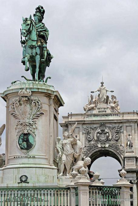 Dom José primera estatua, Plaza del Comercio, Lisboa - Portugal