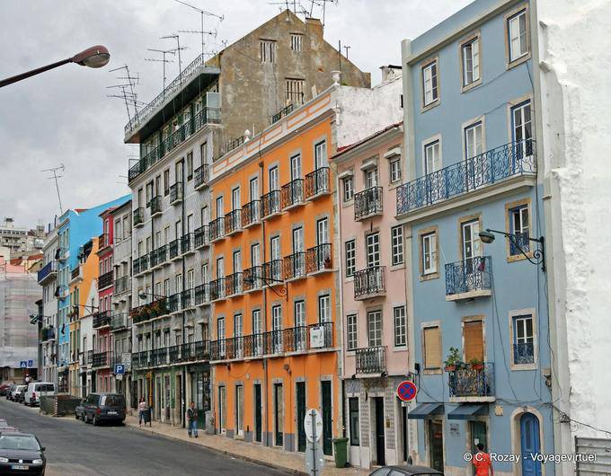 Casas de colores, calles de Sao Bento, Estrela, Lisboa - Portugal