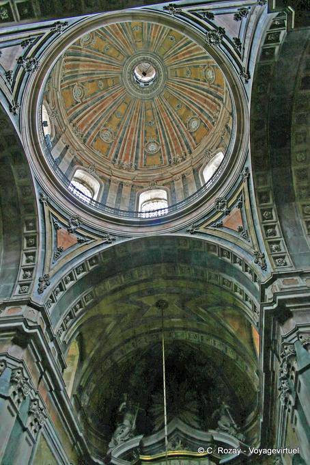 La cúpula de la Basílica da Estrela, Lisboa - Portugal
