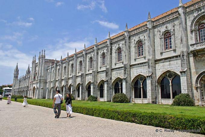 Parte de la fachada del Monasterio de los Jerónimos, Lisboa - Portugal