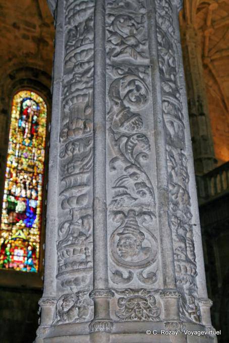 Decorar un pilar del Monasterio de los Jerónimos, Lisboa - Portugal