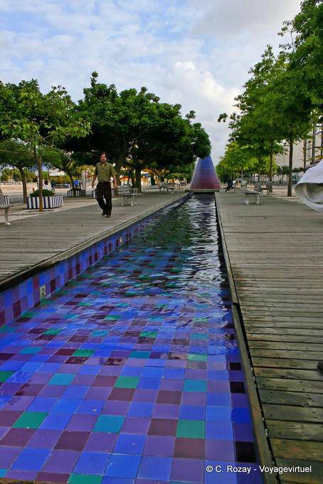 Canales y fuente, Parque de las Naciones, Lisboa - Portugal