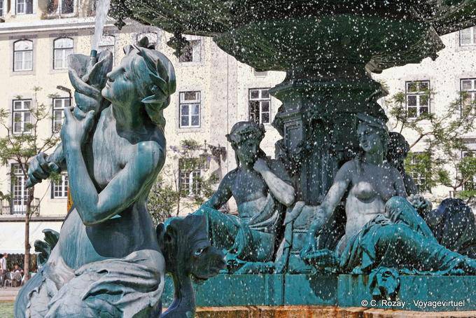 Detalle de una fuente, Dom Pedro IV Plaza, Rossio, Lisboa - Portugal