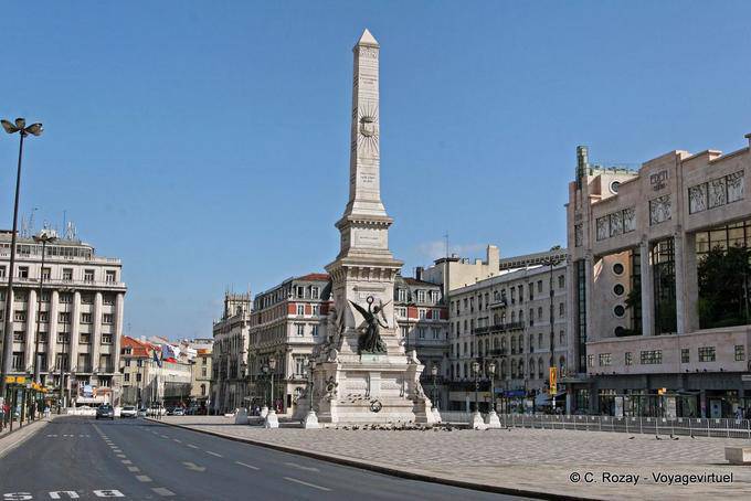 Plaza de los Restauradores y su obelisco, Lisboa - Portugal
