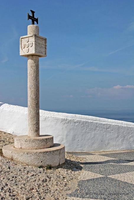 Er brazos cruzados al cielo, Nazaré - Portugal