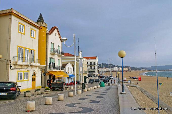 Caminando ruta Rua do Soberco, Nazaré - Portugal