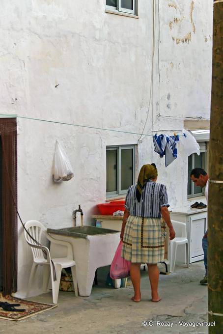 Privacidad en el patio, Nazaré - Portugal