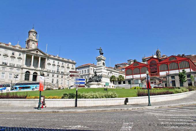 Palacio de la Bolsa se ve desde el Jardín del Infante Dom Henrique, Porto - Portugal