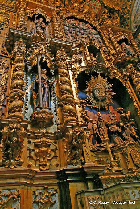 Dorado, estatuas y decoración barroca, São Francisco Iglesia, Porto - Portugal