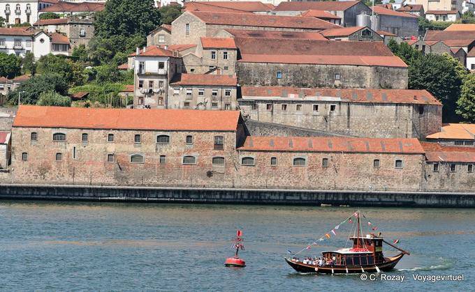 Las bodegas de vino de Oporto en Vila Nova de Gaia - Portugal