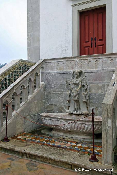 La fuente de la Reina, el Palacio Nacional, Sintra - Portugal