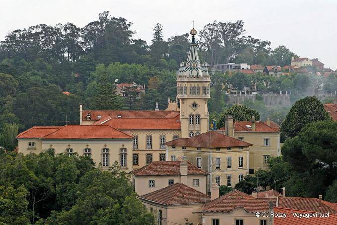 La torre del ayuntamiento y casas, Sintra - Portugal