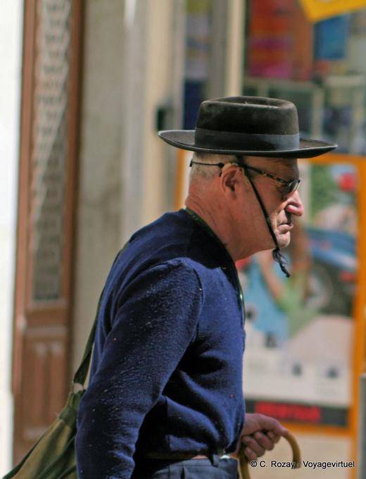 El hombre del sombrero portugués, Tavira - Portugal