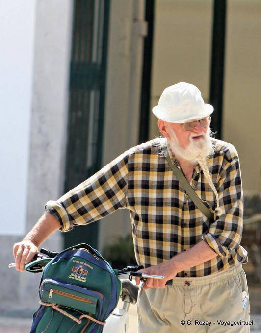 El ciclista de la barba trenzada, Tavira - Portugal