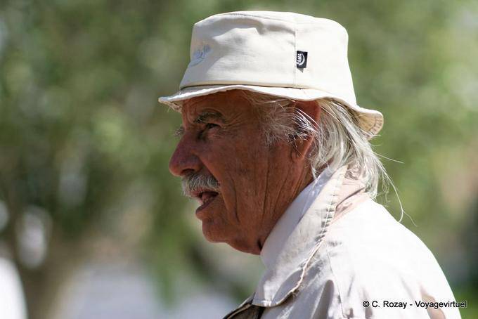 El bigote que llevaba una sacudida, Tavira - Portugal