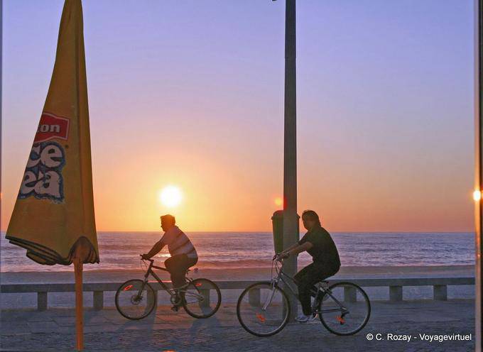 Puesta de sol en Av. António Augusto Almeida Valente, Torreira - Portugal