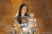 La Virgen y el Niño escultura, Alcobaça, Portugal.