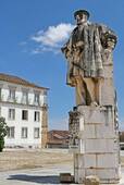 Estatua de Alfonso Henriques, Universidad Velha, Coimbra, Portugal.