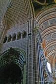 Évora, la arquitectura interior de la catedral, Portugal.