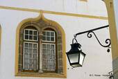 Una ventana de estilo renacentista, Évora, Portugal.