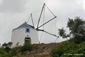 Un molino de viento, Óbidos, Portugal.