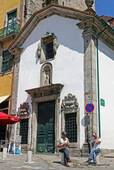 Capilla, ángulo Largo Terreiro Rua Alfândega, Porto, Portugal.