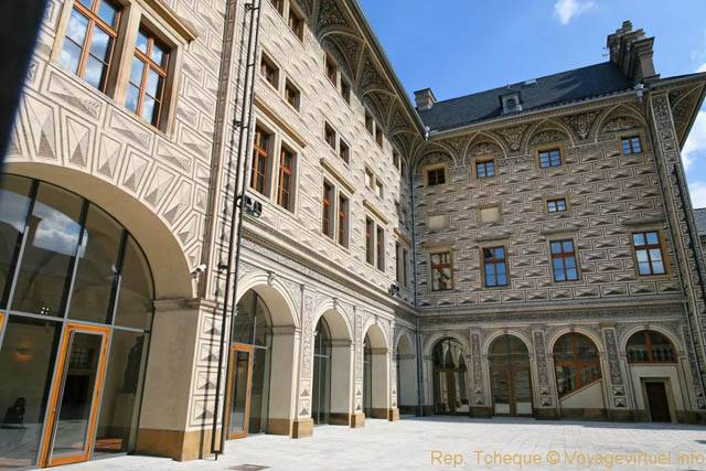 Hradcanske Nam, architecture du Schwarzenbersky Palace - Praga, República Checa