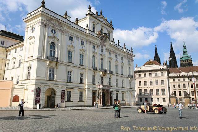 Hradcanske Nam, devant le Lobkowicz Palace - Praga, República Checa