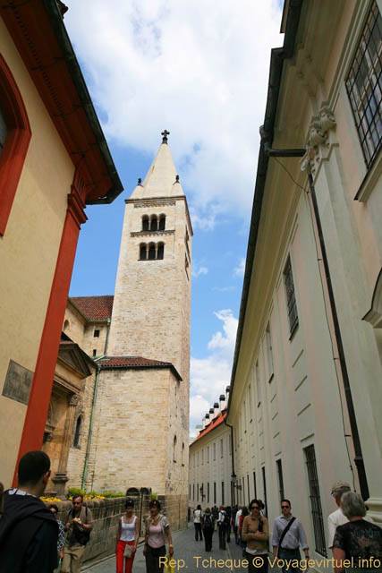 Hradčany, le clocher de la basilique Saint-Georges, (Jiřský klášter) - Praga, República Checa