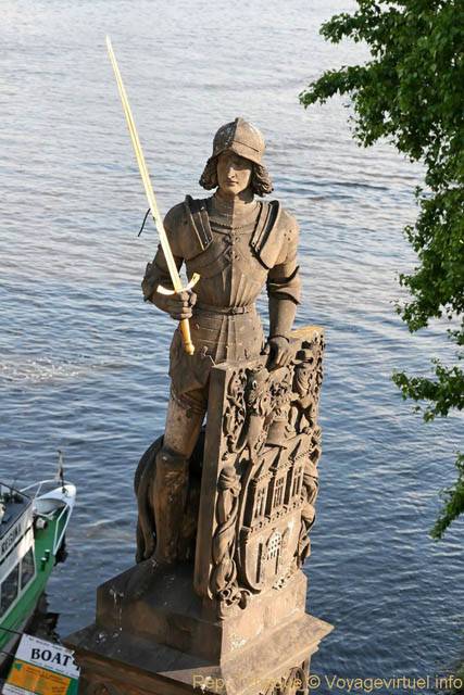 Karluv Most, Pont Charles, statue de Bruncvik, côté Malá Strana - Praga, República Checa