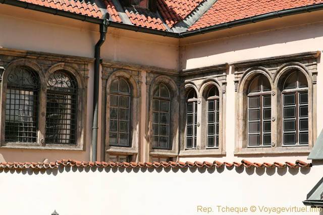 Les fenêtres de la Synagogue Klaus - Praga, República Checa