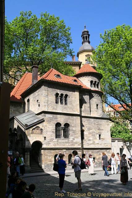 Ancienne salle de cérémonie vers le Synagogue Klaus, Josefov - Praga, República Checa
