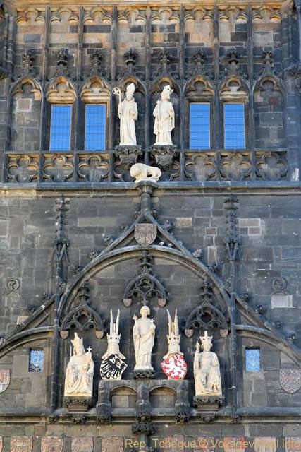 Détail de la Tour Gothique (est), place des Croisés - Praga, República Checa