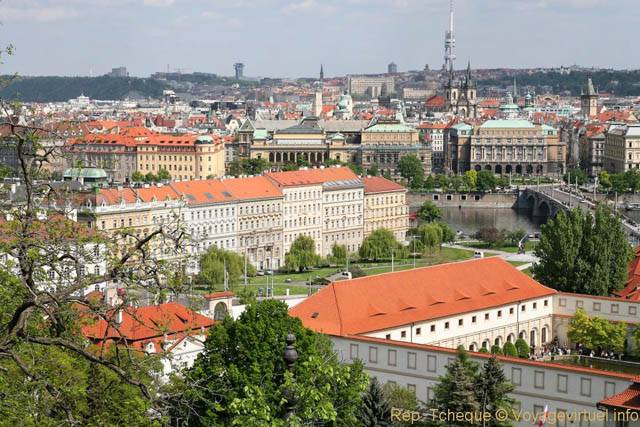 L'est de Prague vue du Château Zahrady, (Prazsky Hrad) - Praga, República Checa