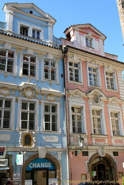 Mala Prana Mostecka, bleu et rose - Praga, República Checa